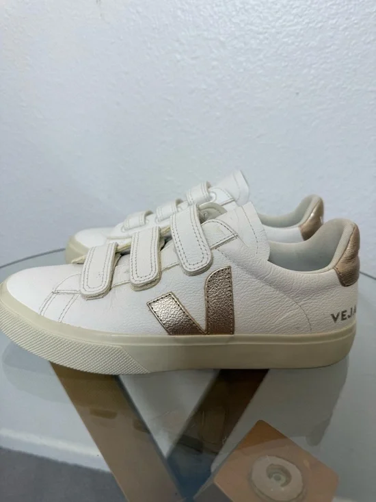 VEJA Recife Leather Sneakers in White/Platine - Picture 5 of 10